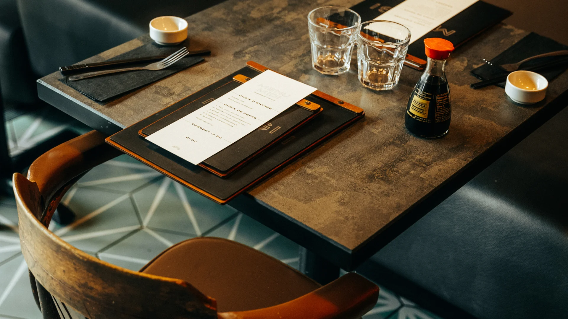 Menus du restaurant Miyagi sur une table